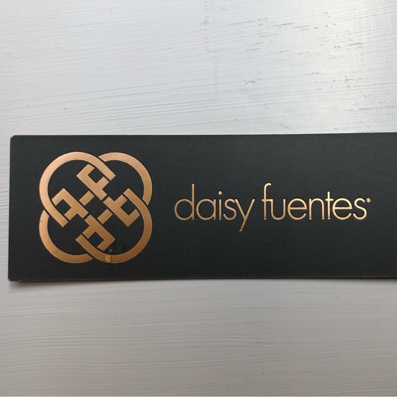 ❤️Daisy Fuentes Baby Doll Short Sleeve Floral Print Top Size 1X - Picture 8 of 8